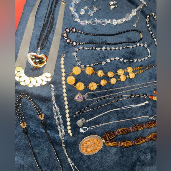 Huge Bundle Vintage Jewelry Mystery Grab Bag - Estate Jewelry Lot Surprise Box - Picture 9 of 14